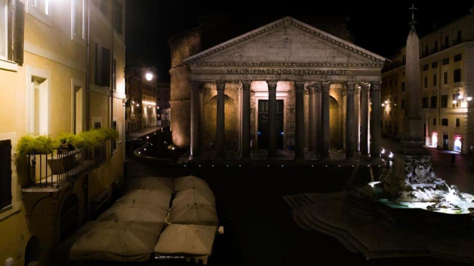 Casa Morgana - The Pantheon Balcony Suite — Photos 1